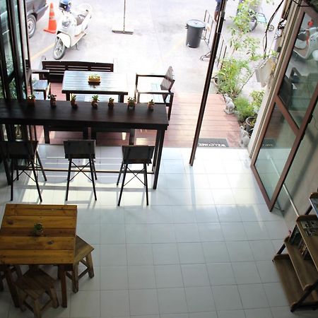 Bedtiny Hostel (Adults Only) Chiang Mai Dış mekan fotoğraf