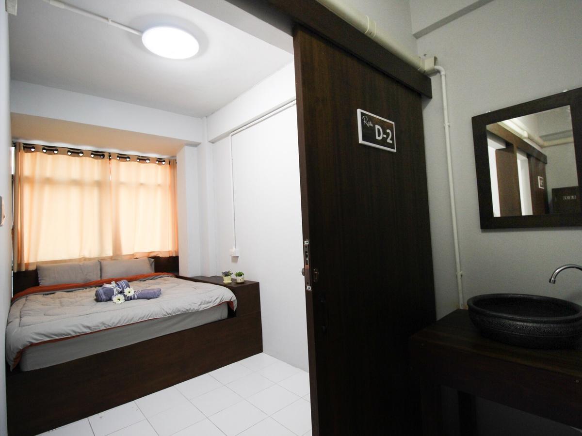 Bedtiny Hostel (Adults Only) Chiang Mai Dış mekan fotoğraf