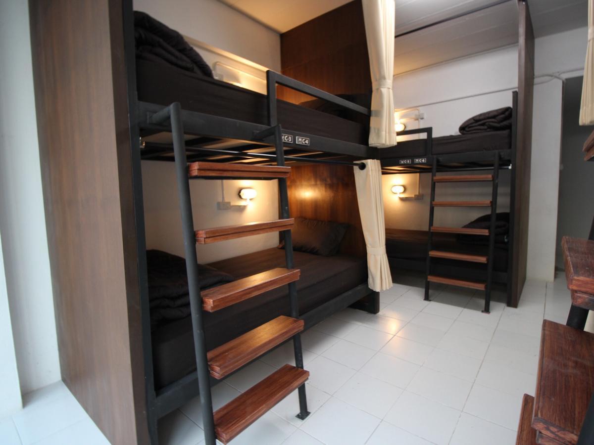 Bedtiny Hostel (Adults Only) Chiang Mai Dış mekan fotoğraf