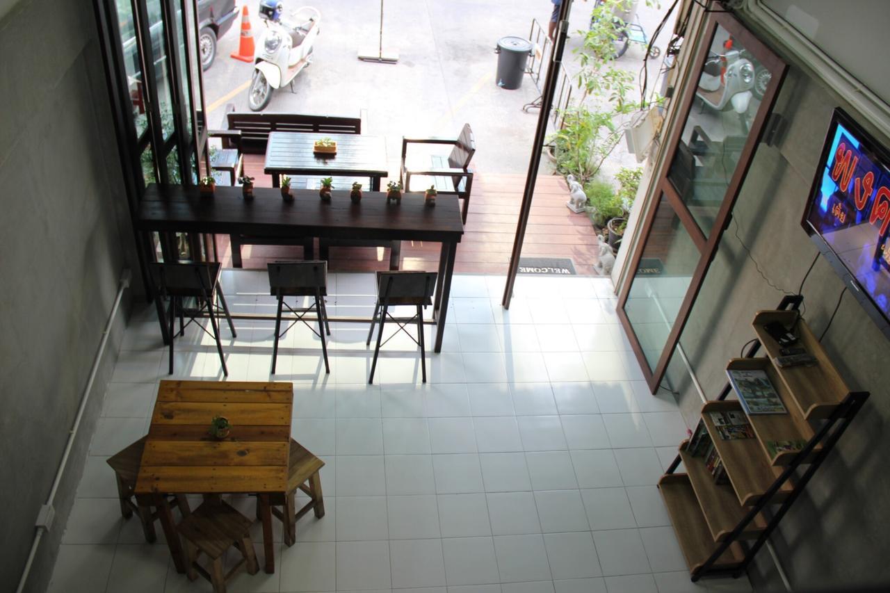 Bedtiny Hostel (Adults Only) Chiang Mai Dış mekan fotoğraf