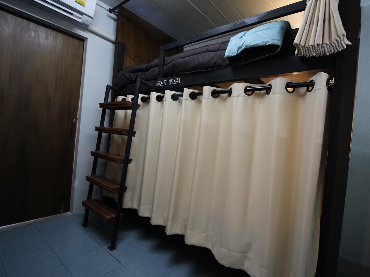 Bedtiny Hostel (Adults Only) Chiang Mai Dış mekan fotoğraf